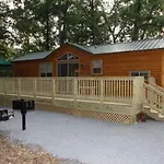 Round Top Two-Bedroom Cottage 8
